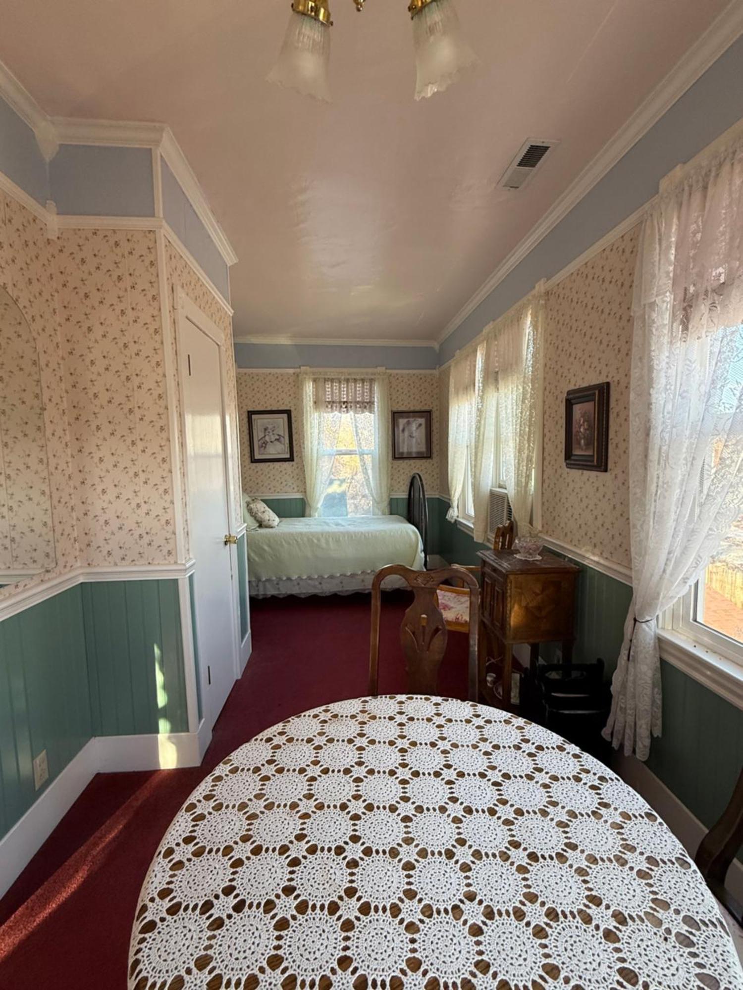 Roseberry House Bed And Breakfast スーザンビル エクステリア 写真