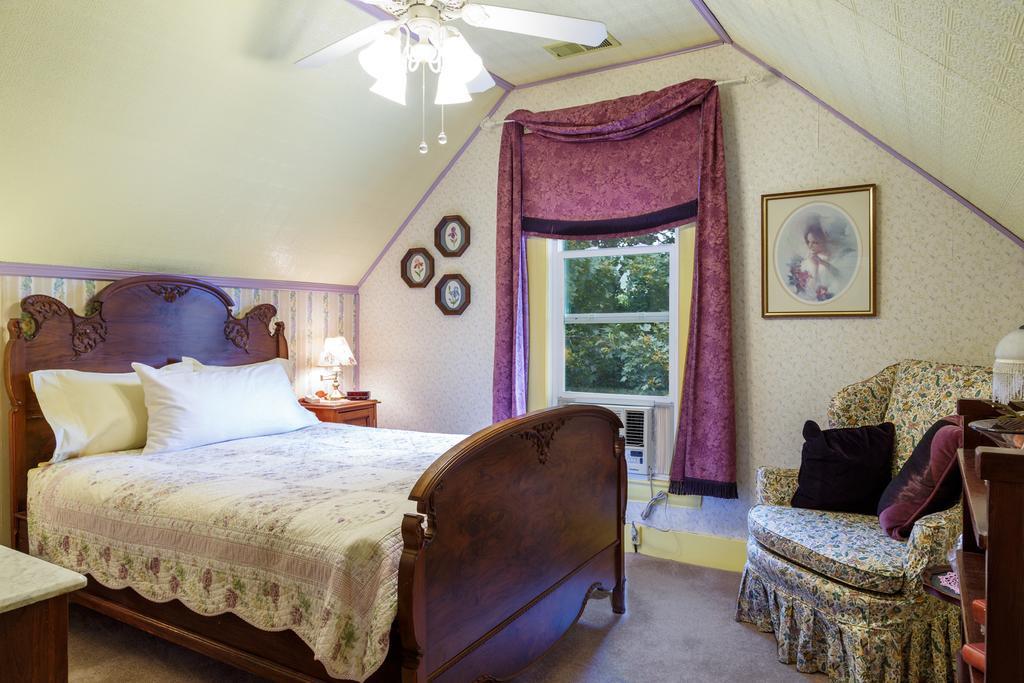 Roseberry House Bed And Breakfast スーザンビル エクステリア 写真