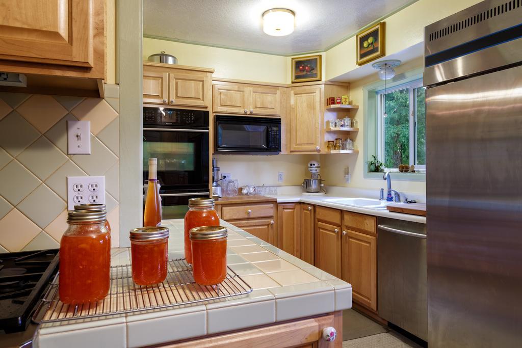 Roseberry House Bed And Breakfast スーザンビル エクステリア 写真