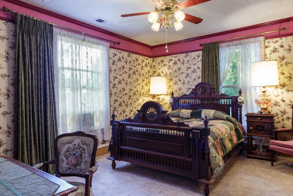 Roseberry House Bed And Breakfast スーザンビル エクステリア 写真